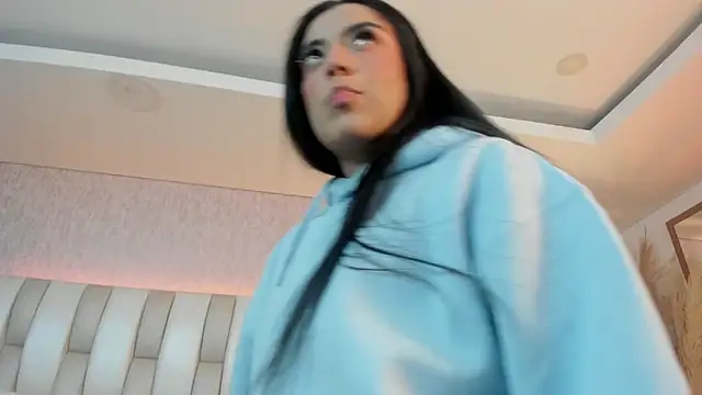 Rebeca jones online show from 04/16/26, 12:17