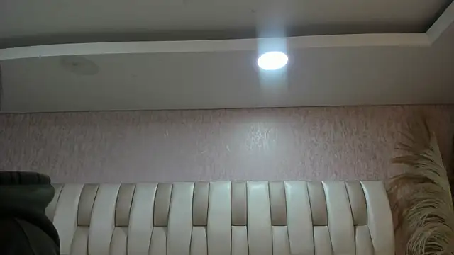 Snapshot of Rebeca_jones chatting on 06/19/26, 01:15 Rebeca jones online show from 06/19/26, 01:15