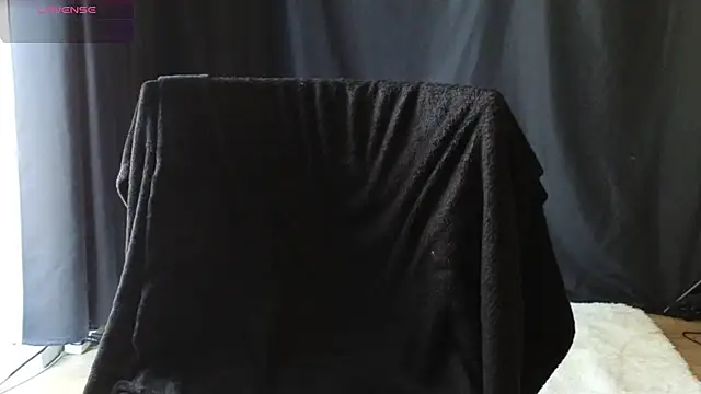 Snapshot of Mia_G0ld chatting on 04/30/26, 12:00 Mia G0ld online show from 04/30/26, 12:00