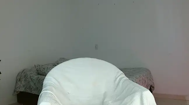 Snapshot of Nayade chatting on 03/06/25, 06:16 Nayade online show from 03/06/25, 06:16