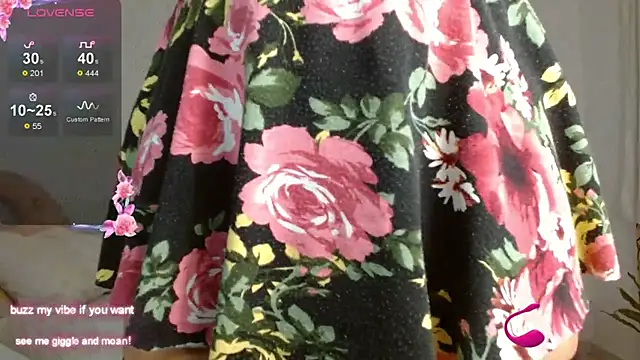 Snapshot of Nayade chatting on 09/21/25, 11:39 Nayade online show from 09/21/25, 11:39