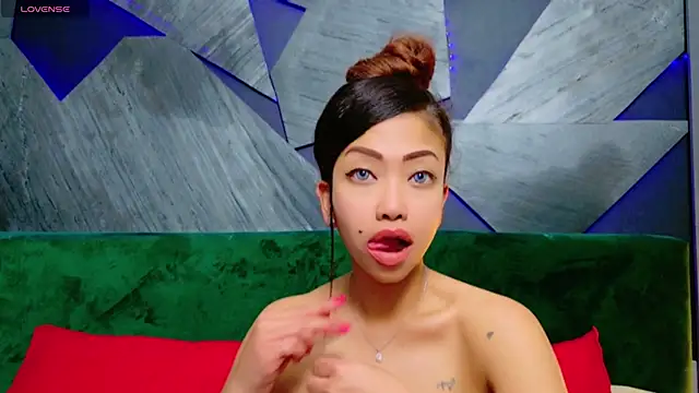 ElyaQuinn online show from 01/25/25, 02:14