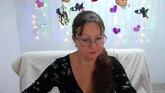 VanessaHotts online show from 03/01/25, 12:34