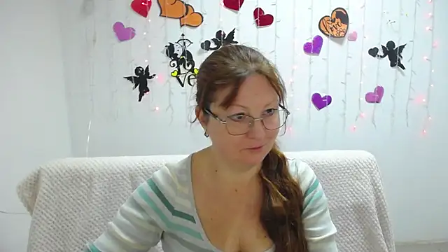 VanessaHotts online show from 03/03/25, 06:04