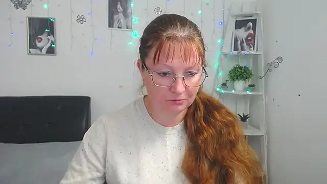 VanessaHotts online show from 10/03/25, 07:16