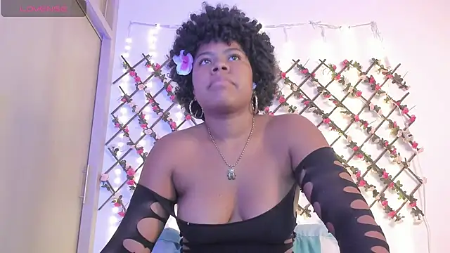 Snapshot of naughty_ebonyy chatting on 06/19/26, 04:50 naughty ebonyy online show from 06/19/26, 04:50