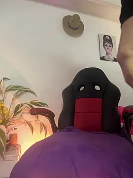 lonely shewolf online show from 02/03/26, 05:07