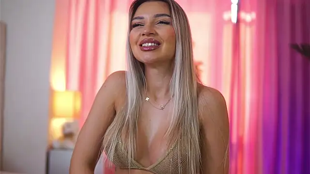 Snapshot of ArtTeasee chatting on 02/22/25, 10:07 ArtTeasee online show from 02/22/25, 10:07