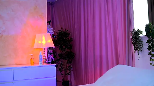 Snapshot of ArtTeasee chatting on 11/27/25, 09:11 ArtTeasee online show from 11/27/25, 09:11