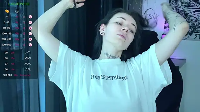 Snapshot of pale_skin chatting on 12/15/24, 12:28 pale skin online show from 12/15/24, 12:28