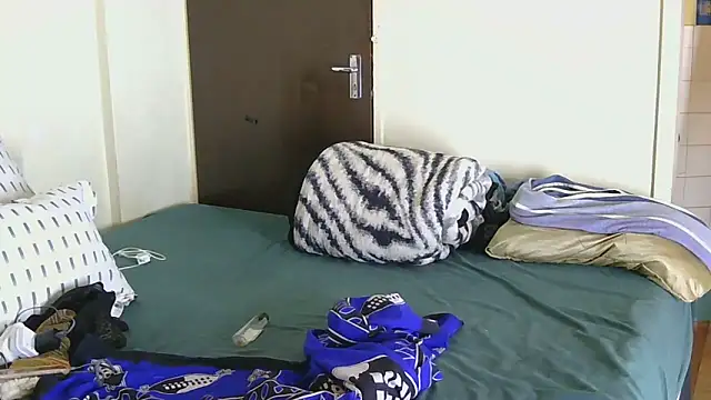 AddictiveAssCurves online show from 05/18/26, 10:43