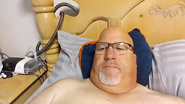 Snapshot of Bigbear0563 chatting on 07/19/26, 03:49 Bigbear0563 online show from 07/19/26, 03:49