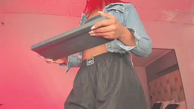 Emmily Savage online show from 02/18/25, 10:27