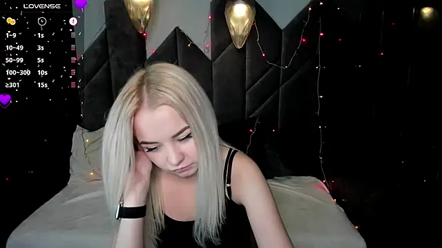 Snapshot of StephanieSweety chatting on 12/27/24, 05:59 StephanieSweety online show from 12/27/24, 05:59