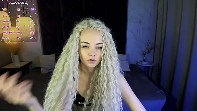 Snapshot of StephanieSweety chatting on 03/17/25, 04:54 StephanieSweety online show from 03/17/25, 04:54