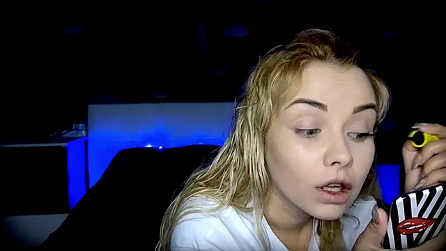 StephanieSweety online show from 11/14/25, 11:31