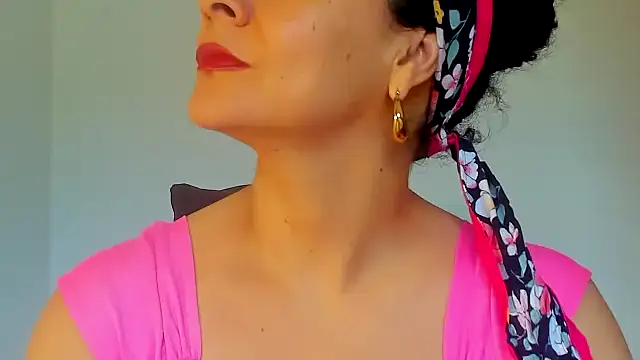 Snapshot of Sami_Hotie1 chatting on 09/21/25, 09:27 Sami Hotie1 online show from 09/21/25, 09:27