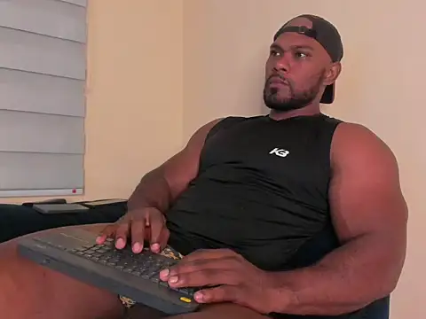 Snapshot of Tyler_Waka01 chatting on 04/25/26, 10:40 Tyler Waka01 online show from 04/25/26, 10:40