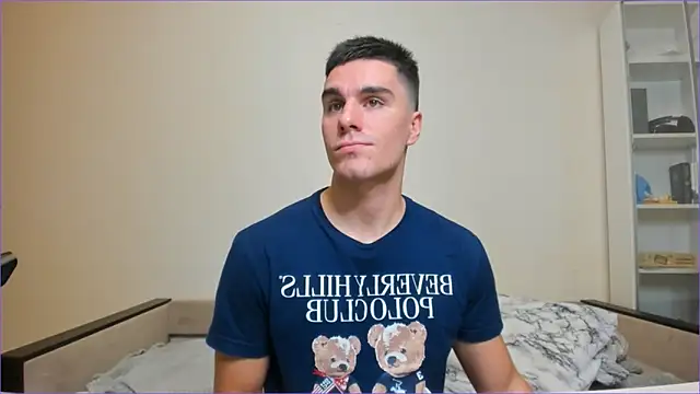 Snapshot of sam_huston chatting on 12/15/24, 01:22 sam huston online show from 12/15/24, 01:22