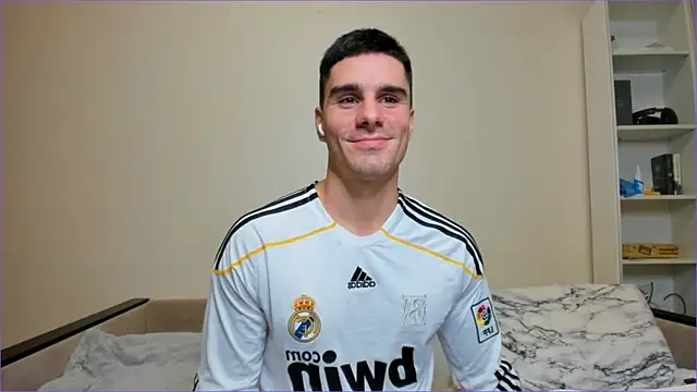 Snapshot of sam_huston chatting on 12/19/24, 10:53 sam huston online show from 12/19/24, 10:53