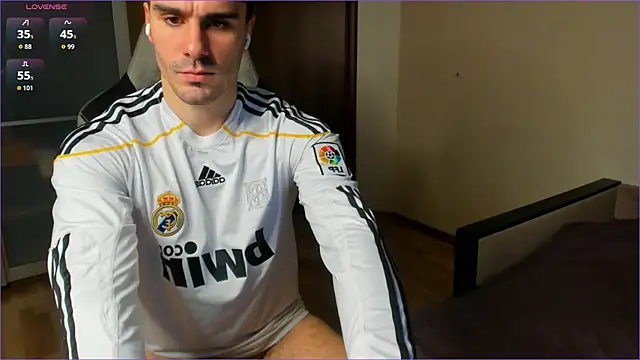 Snapshot of sam_huston chatting on 10/30/25, 10:32 sam huston online show from 10/30/25, 10:32