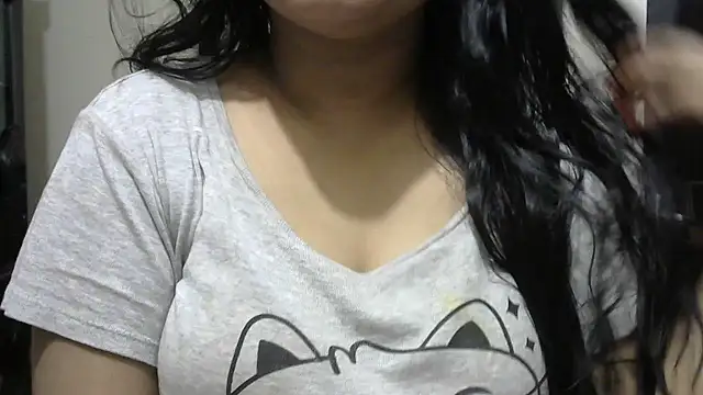 Snapshot of Bengalisexygirl chatting on 06/18/26, 01:39 Bengalisexygirl online show from 06/18/26, 01:39