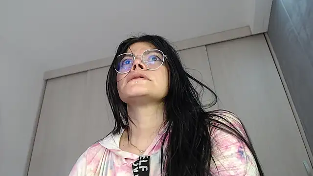 Snapshot of cristal_sexybody chatting on 04/18/26, 07:18 cristal sexybody online show from 04/18/26, 07:18