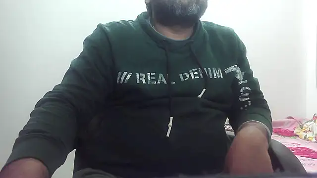 Snapshot of rentarob chatting on 02/04/25, 06:38 rentarob online show from 02/04/25, 06:38