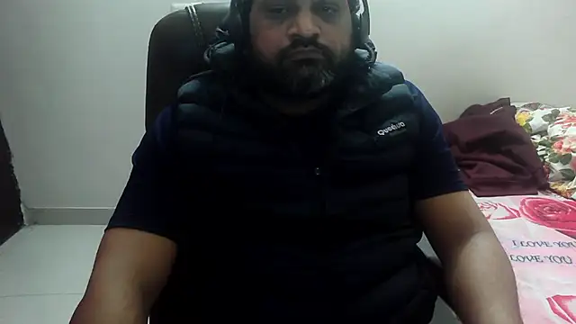 Snapshot of rentarob chatting on 02/10/25, 06:13 rentarob online show from 02/10/25, 06:13