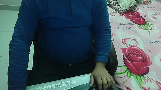 Snapshot of rentarob chatting on 02/17/25, 04:59 rentarob online show from 02/17/25, 04:59