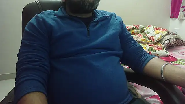 Snapshot of rentarob chatting on 02/21/25, 03:54 rentarob online show from 02/21/25, 03:54
