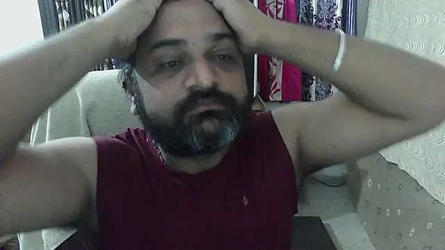 Snapshot of rentarob chatting on 10/15/25, 08:31 rentarob online show from 10/15/25, 08:31