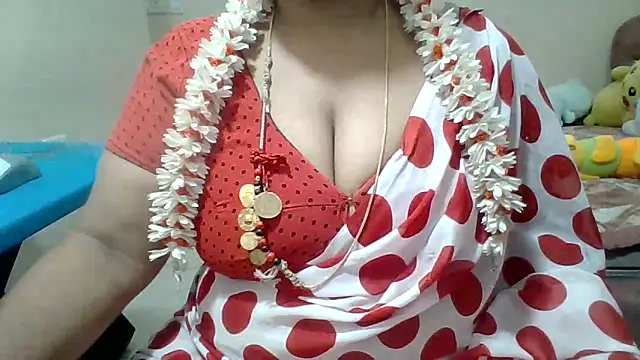 Snapshot of archanatelugu9 chatting on 04/26/26, 03:26 archanatelugu9 online show from 04/26/26, 03:26