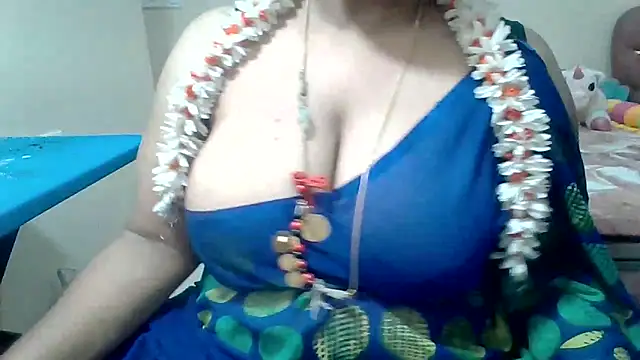 Snapshot of archanatelugu9 chatting on 05/08/26, 04:29 archanatelugu9 online show from 05/08/26, 04:29