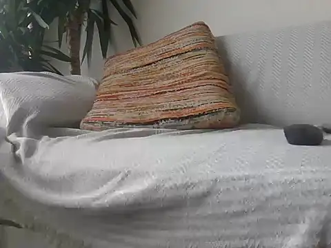 reslerkek31 online show from 10/26/25, 08:42