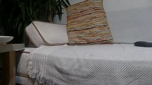 reslerkek31 online show from 11/18/25, 08:35