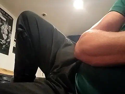 Snapshot of JRock69nKzoo chatting on 10/21/25, 02:01 JRock69nKzoo online show from 10/21/25, 02:01