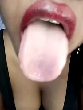 Snapshot of Hotlisa chatting on 01/07/25, 05:20 Hotlisa online show from 01/07/25, 05:20