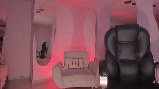 MileyCruz  online show from 03/12/25, 09:34