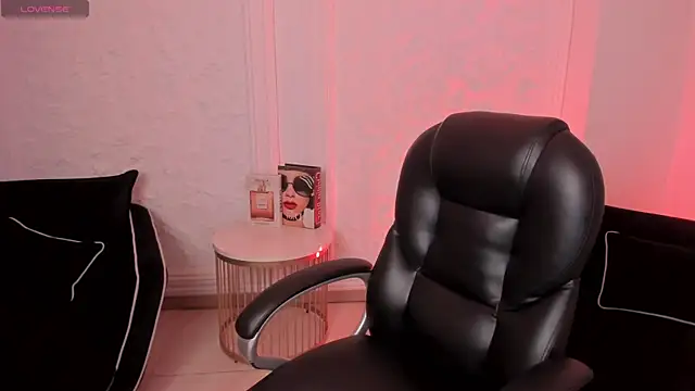 MileyCruz  online show from 04/03/26, 07:45