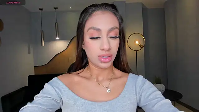 DannaCruz online show from 02/08/25, 10:39