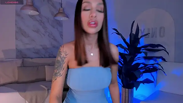 DannaCruz online show from 02/18/25, 07:41