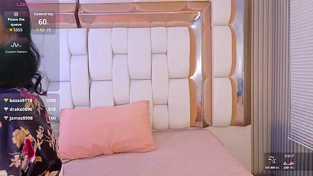 valkiria moore online show from 09/20/25, 07:59