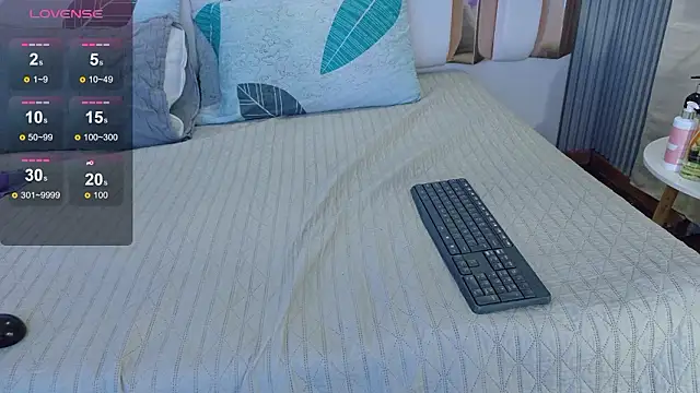 valkiria moore online show from 02/02/26, 08:07