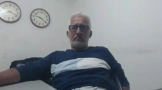 Snapshot of cenizo10124 chatting on 02/23/25, 02:18 cenizo10124 online show from 02/23/25, 02:18