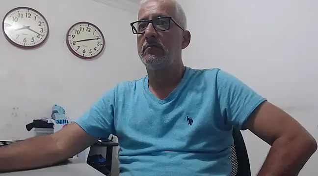 Snapshot of cenizo10124 chatting on 03/03/25, 01:10 cenizo10124 online show from 03/03/25, 01:10