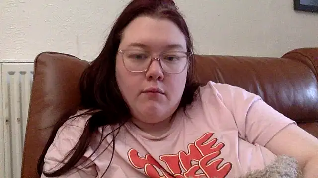 Sexycurvyemilyy online show from 09/10/25, 01:11