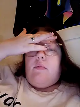 Sexycurvyemilyy online show from 11/25/25, 10:32