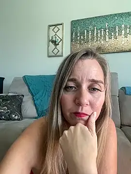 SkyelarSommer online show from 12/03/24, 05:55