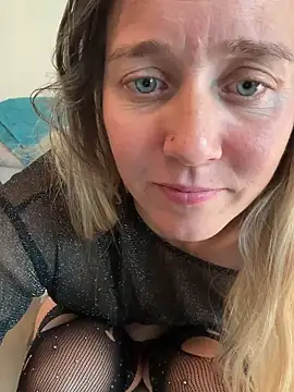 SkyelarSommer online show from 12/11/24, 05:37